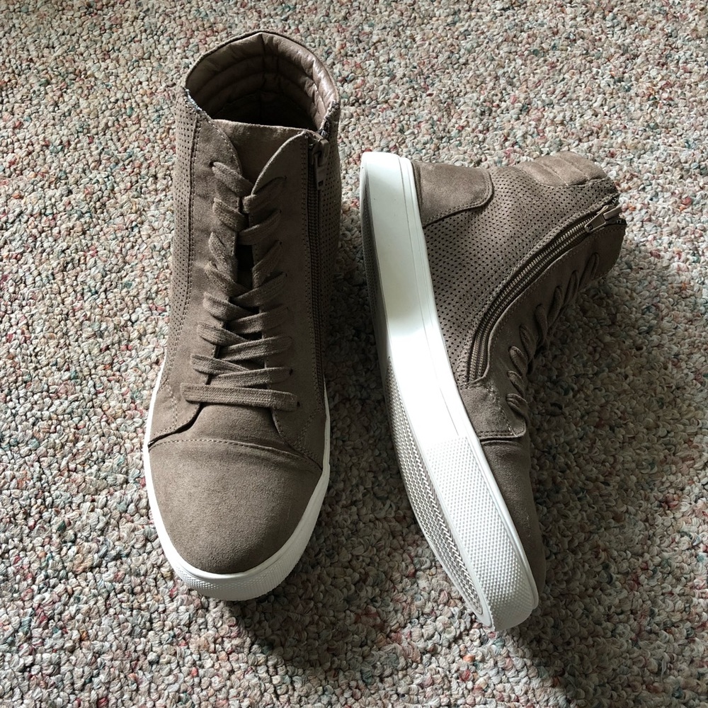 Steve Madden Suede Olive green boots